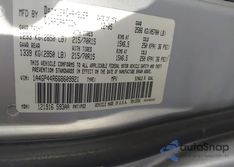 2006 Chrysler Town & Country Lx z USA, uszkodzony, nr VIN 1A4GP44R66B609921